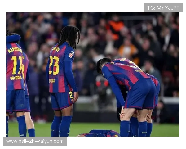 巴萨进攻层层推进，佩德里抽射稍高